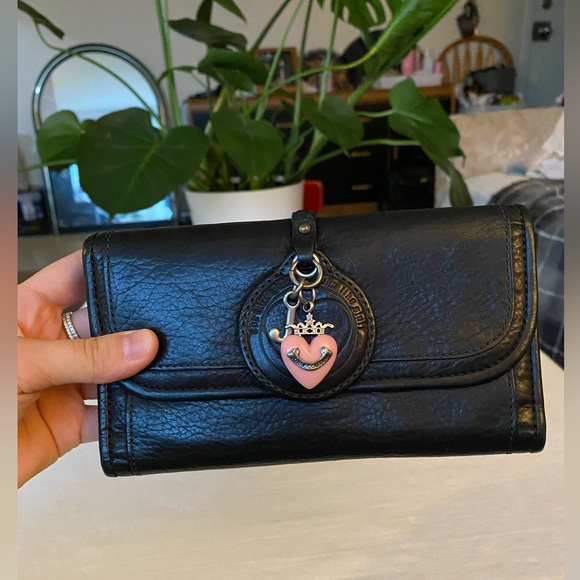 Black Vintage Leather Juicy Couture Wallet - Picture 1 of 7